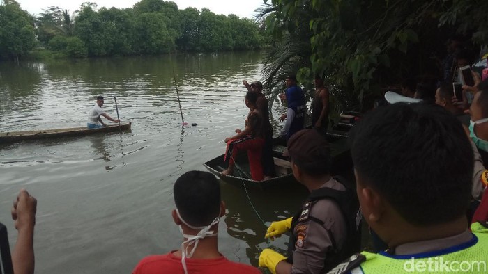 Mayat Wanita Ditemukan Hanyut di Maros, Diduga Korban Kecelakaan Bus
