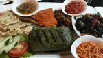 Pintar Memasak, Kalina Oktarani Bikin Sendiri Mie Godok hingga Sambal Terasi