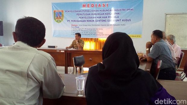 PR Gentong Gotri Kudus Tutup, Ribuan Karyawan Tagih Pesangon