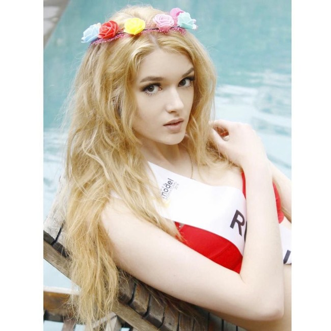 Alisa mulai terkenal berkat penampilan terbaiknya setelah memenangkan kontes kecantikan Miss Primorye 2013 pada usia 18 tahun. (Foto: Instagram/Alisa Manyonok)