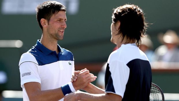 Federer Lolos ke Babak Ketiga, Djokovic Langsung Tersingkir