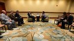 Potret Kehangatan Menteri Susi dan John Kerry