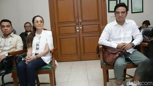Hadiri Sidang Cerai, Cinta Ratu-Roby Geisha Kembaran