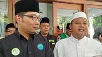 Pasangan Ridwan Kamil dan Uu Ruzhanul Ulum, yang memenangi di Pilkada Jawa Barat (Foto: Tri Ispranoto)