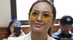 Hadiri Sidang Cerai, Cinta Ratu-Roby Geisha Kembaran