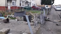 Tak ada korban akibat kejadian ini. Polisi masih melakukan investigasi terkait penyebab kecelakaan.  (Foto: Dok. James Aston via Wales Online)