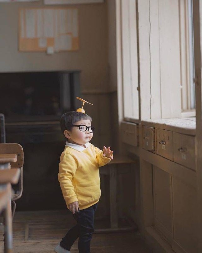 Masahiro hendak terbang pakai baling-baling bambu. Mau ke mana sih? Foto: Instagram/Isigoya