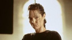 Deretan Lara Croft dari Angelina Jolie sampai Sophie Turner