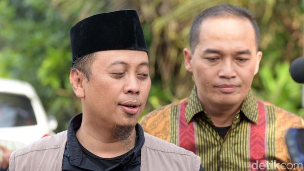 Opick santai meski digugat cerai.