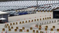 Posisi teratas merek terlaris masih diisi oleh produsen mobil asal Jepang Toyota dengan 25.405 unit mobil terjual. Menguntit di bawahnya bertengger Daihatsu sebesar 18.788 unit. Menutup posisi tiga besar diisi oleh Mitsubishi yang penjualannya mulai bergairah berkat kehadiran MPV Xpander dengan 17.753 unit.