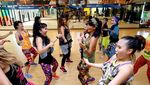 Foto: Zumba Jadi Rahasia Farah Quinn Tetap Sehat dan Cantik