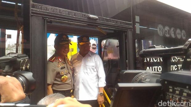 Kapolri dan Menhub berencana meresmikan Green Line atau pemberlakuan ganjil genap di Pintu Tol Bekasi