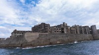 Battleship Island atau Pulau Hashima merupakan tempat terbengkalai di selatan Jepang. Tidak jarang, suara-suara orang menjerit sering terdengar di sana (Thinkstock)