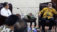 Pertemuan tersebut membicarakan persoalan yang dihadapi manejemen  PT Freeport dengan karyawan Freeport yang dirumahkan.