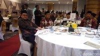 Muhaimin Iskandar duduk bersebelahan dengan Mensesneg Pratikno. Mereka semeja dengan KH Maruf Amin. Foto: Zunita/detikcom