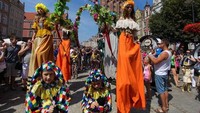 The Saint Dominic Fair merupakan festival paling ditunggu-tunggu di Gdansk. Berlangsung pada pekan terakhir di bulan Juli sampai 3 minggu ke depan, inilah pertunjukan seni dan budaya khas Polandia yang sudah berlangsung sejak tahun 1260 (Visit Gdansk)