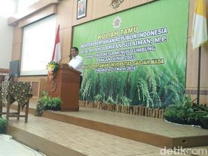 Cerita Mentan Percepat Pengadaan Pupuk ke Petani