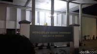 KPK melakukan operasi tangkap tangan (OTT) di PN Tangerang. KPK mengamankan hakim dan panitera. (Foto: Bil Wahid/detikcom)