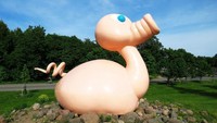 Inilah patung Posankka di Kota Turku, Finlandia. Nama Posankka berasal dari kata possu yang berarti babi dan ankka yang artinya bebek (lemiossi842/Instagram)