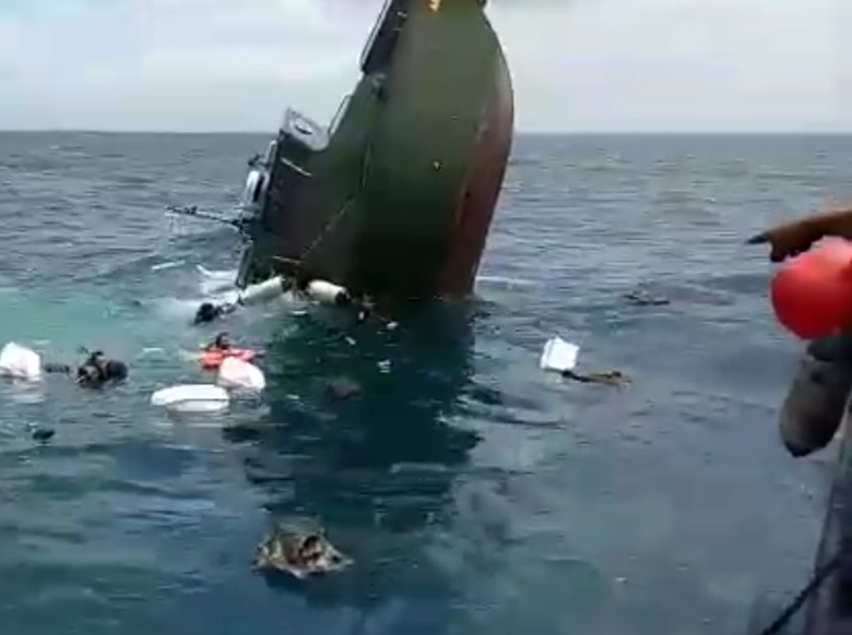 Kapal TNI Tenggelam, Komisi I Minta Seluruh Alutsista Diinvestigasi Kapal TNI Tenggelam, Komisi I Minta Seluruh Alutsista Diinvestigasi
