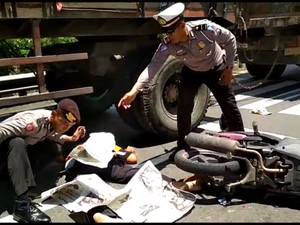 Serempet Truk Gandeng, Warga Blitar Tewas Terjatuh