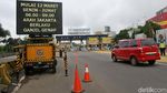 Foto: Suasana Saring Ganjil Genap di Pintu Tol Bekasi