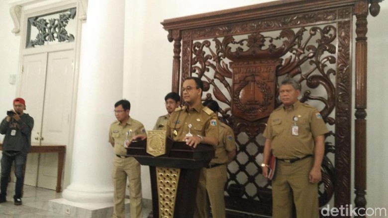 Sebut Ada Penyedotan Air Tanah Ilegal, Anies Bentuk Tim Pengawas Sebut Ada Penyedotan Air Tanah Ilegal, Anies Bentuk Tim Pengawas