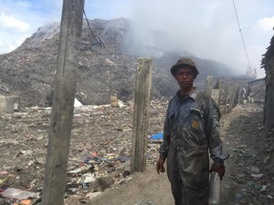 Kantongi Rp 80 Ribu/Hari, Iwan Tak Ingin Anaknya Juga Jadi Pemulung