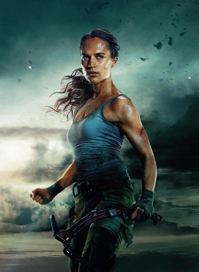 Dibandingkan dengan Angelina Jolie, Alicia Vikander terlihat lebih sering bermain kotor di Tomb Raider 2018. Di poster filmnya, ia bahkan tampak dengan sejumlah luka di tubuh. Foto: imbd