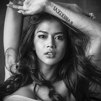 Pose seksi Dinda setelah terpilih menjadi kontestan Miss International Queen 2018. Kecantikannya yang utuh membuat banyak orang tak menyangka bawa Dinda Syarif dulunya pria.  Foto: dok. Instagram