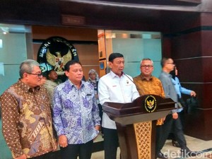 Wiranto Minta KPK Tunda Kasus Calon Kepala Daerah Diduga Korupsi