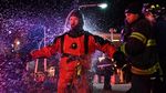 Detik-detik Penyelamatan Korban Helikopter Jatuh di New York