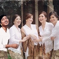 Ikut bergabung bersama gengnya Nia Ramadhani dan Jessica Iskandar dalam Girls Squad. Foto: Instagram