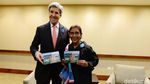 Potret Kehangatan Menteri Susi dan John Kerry