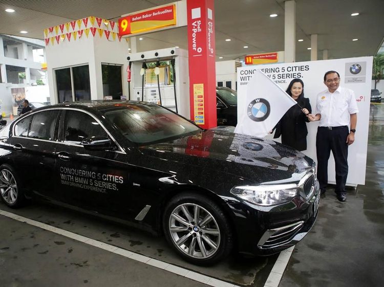 Menjelajah 5 Kota dengan BMW Seri 5