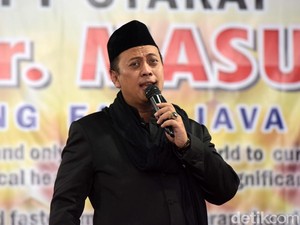 Opick Sedang di Luar Kota Saat Rumah Kebakaran