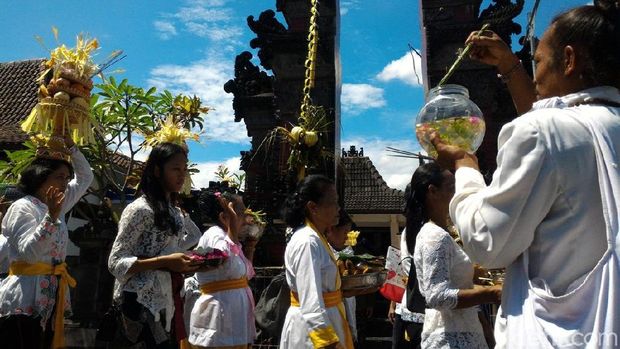 Upacara Mendhak Tirta di Boyolali.