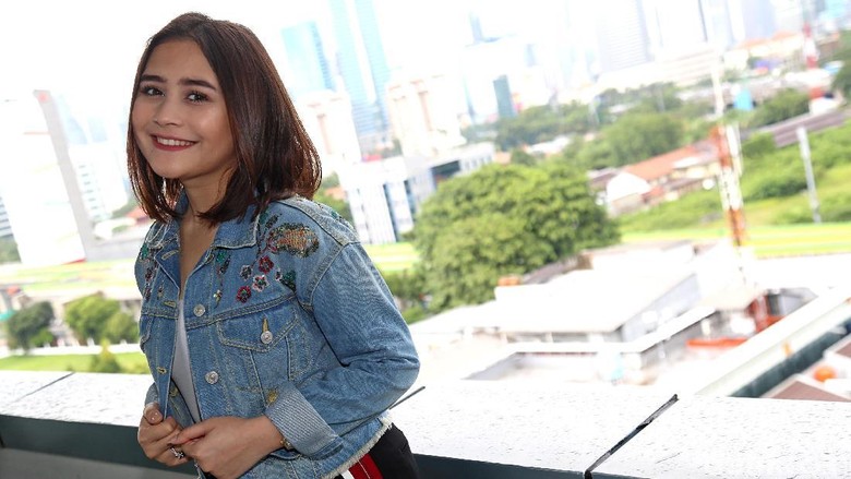 Artis imut Prilly Latuconsina (Muhammad Ridho/detikTravel) Artis imut Prilly Latuconsina (Muhammad Ridho/detikTravel)