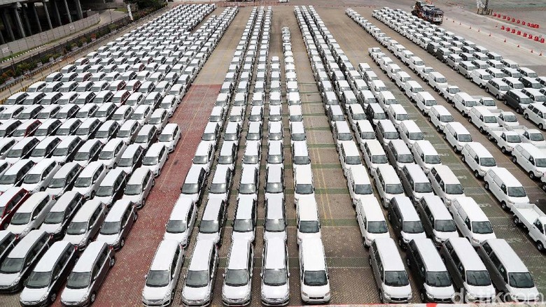 Mobil-mobil yang siap dikirim ke pemiliknya Foto: Grandyos Zafna Mobil-mobil yang siap dikirim ke pemiliknya Foto: Grandyos Zafna