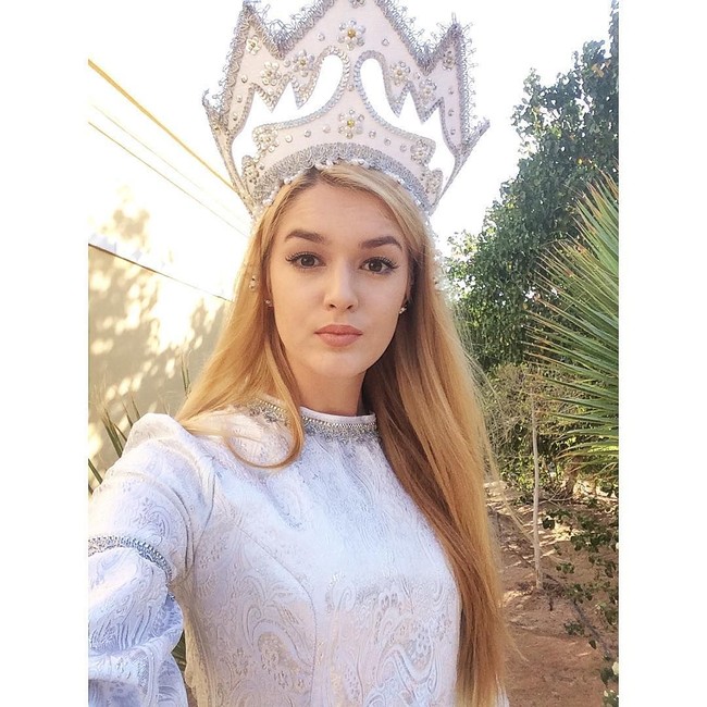 Sejak saat itu, ia telah meraih prestasi teratas dalam berbagai kontes. Termasuk kontes kecantikan Miss International Russia 2016 dan Supermodel International 2016, yang dianugerahi gelar Photogenic. (Foto: Instagram/Alisa Manyonok)