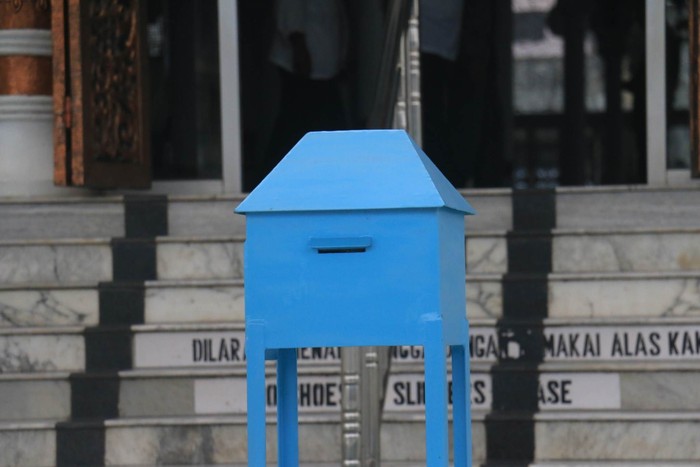kotak amal dicuri