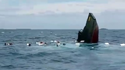 Foto: Detik-detik Kapal TNI Tenggelam di Kepulauan Seribu