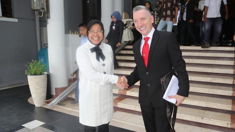Ke Surabaya, Wali Kota Liverpool Akan Diajak Hunting Foto Bersama Ke Surabaya, Wali Kota Liverpool Akan Diajak Hunting Foto Bersama