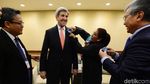 Potret Kehangatan Menteri Susi dan John Kerry