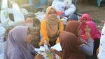 Foto: Tanpa Gaji, Maulidar Sudah 7 Tahun Mengajar Anak Pemulung Aceh