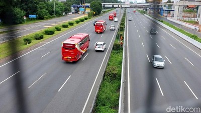 Ganjil Genap Diterapkan, Tol Cikampek Lancar