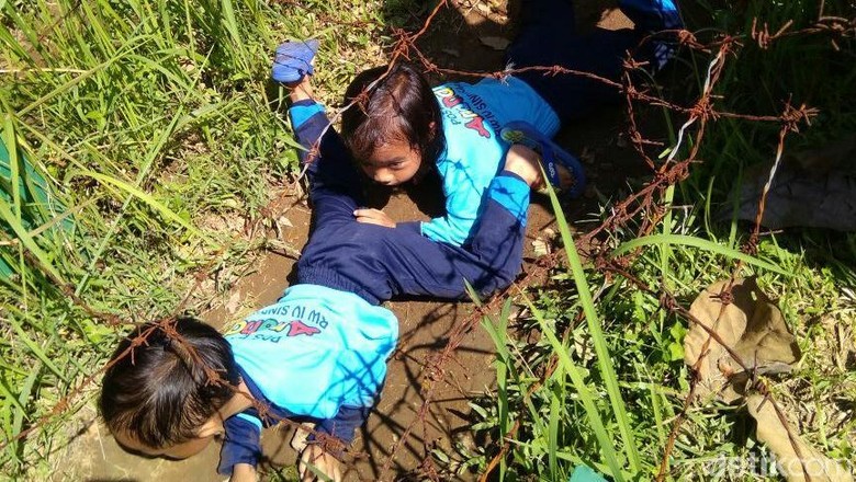 Melihat Cerianya Anak-anak Outbond Sebelum Tank Tenggelam di Purworejo Melihat Cerianya Anak-anak Outbond Sebelum Tank Tenggelam di Purworejo
