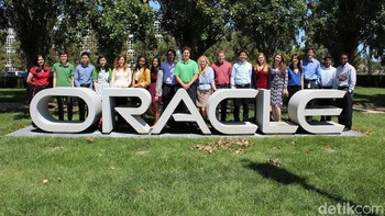 Urutan 10, Oracle adalah perusahaan asal Amerika Serikat yang memasarkan jenis basis data untuk bermacam-macam aplikasi yang bisa berjalan pada banyak jenis dan merk perangkat keras komputer (platform). Oracle memiliki penjualan senilai USD 39.5 atau sekitar Rp 550 triliun. (Foto: Dok. Oracle)
