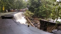 Talud longsor di Dusun Kaling, Desa Kaling, Kecamatan Tasikmadu, Kab.Karanganyar. 