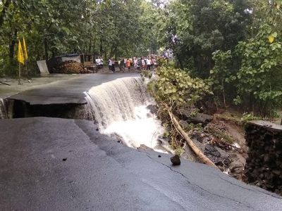 Ngeri! Begini Penampakan Jalan Putus di Karanganyar